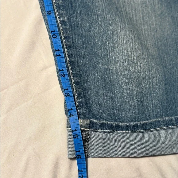 EARL Women’s Denim Jean Capris with Rhinestone Accents - Picture 7 of 9